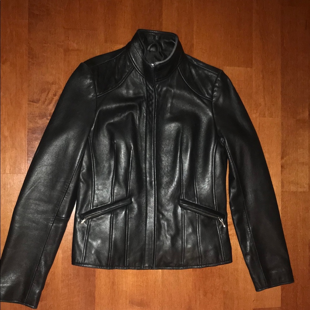 Calvin Klein Genuine Leather size Small.